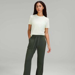 LULULEMON Rulu Straight Leg Pants in Dark Forest, Size 6!